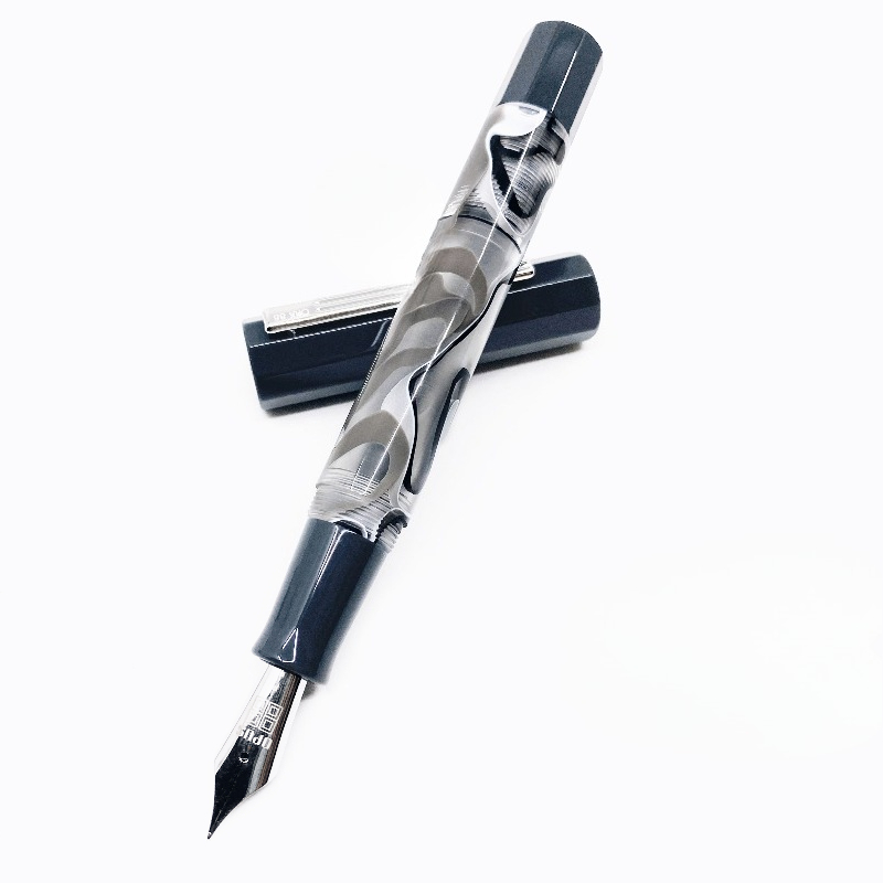 Pluma Estilográfica OPUS 88 de - Drip Tip Resin reseña y precio